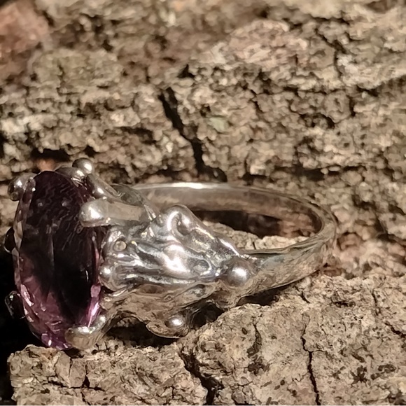 Sterling Silver Oval Amethyst Ring Size 6 - Picture 4 of 5